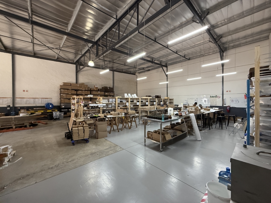To Let Commercial Property for Rent in Rivergate Western Cape